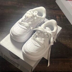 Condition: Excellent condition, appears to be new or very lightly worn.